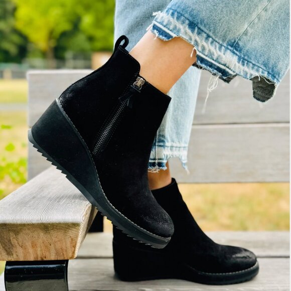 Sofft Ankle Booties Emeline Black Suede Wedge Boots Waterproof Leather Neutral - Picture 1 of 15